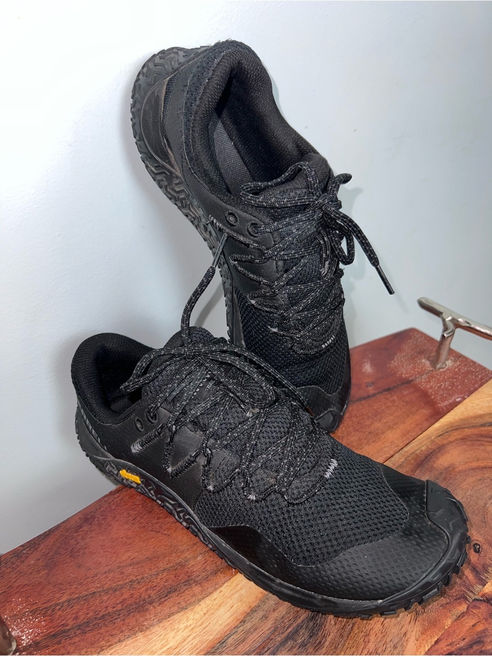 Merrell Trail Glove 7 Barefoot Running Shoes Vibram Black Women’s 8.5